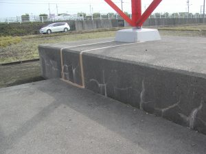 鉄塔クラック補修